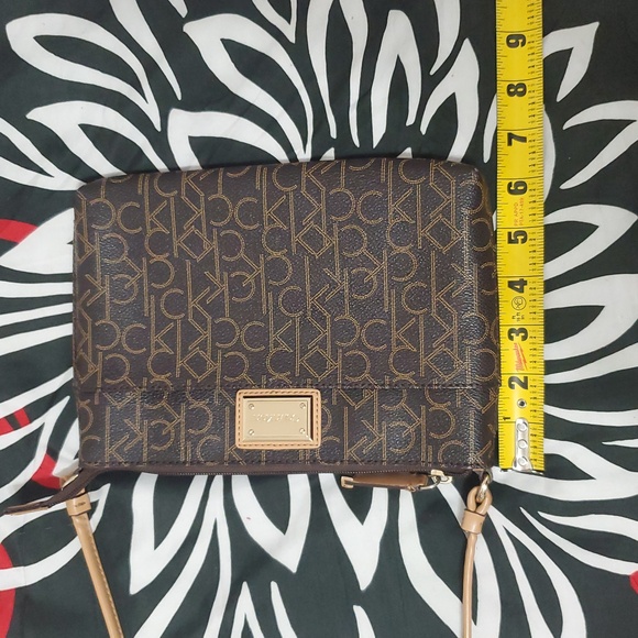 Calvin Klein Brown Signature Crossbody Bag - Picture 7 of 8